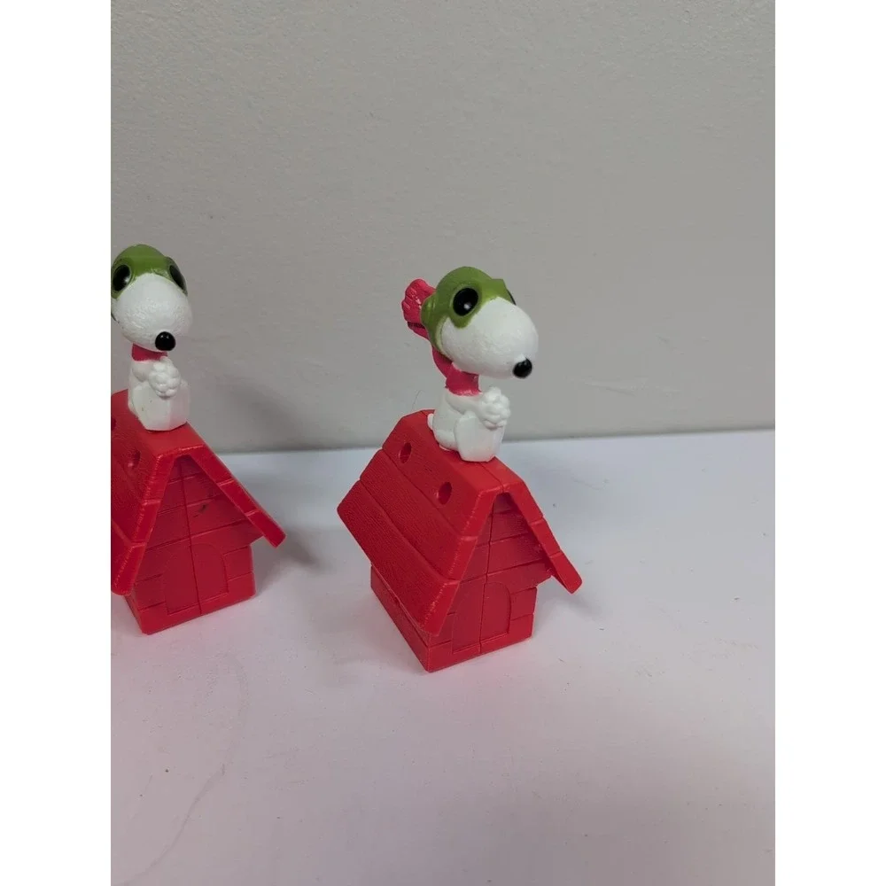 3 Snoopy On Roof Of Red DogHouse‎ Peanuts McDonald's 4